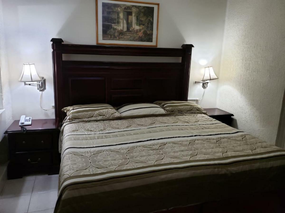 Hotel Baeza Delicias Eksteriør bilde