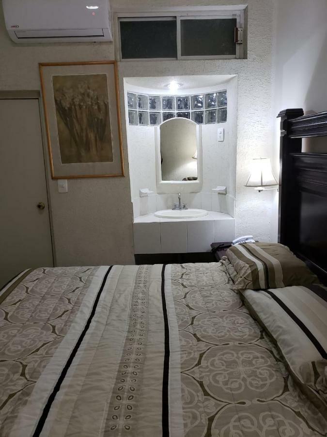 Hotel Baeza Delicias Eksteriør bilde