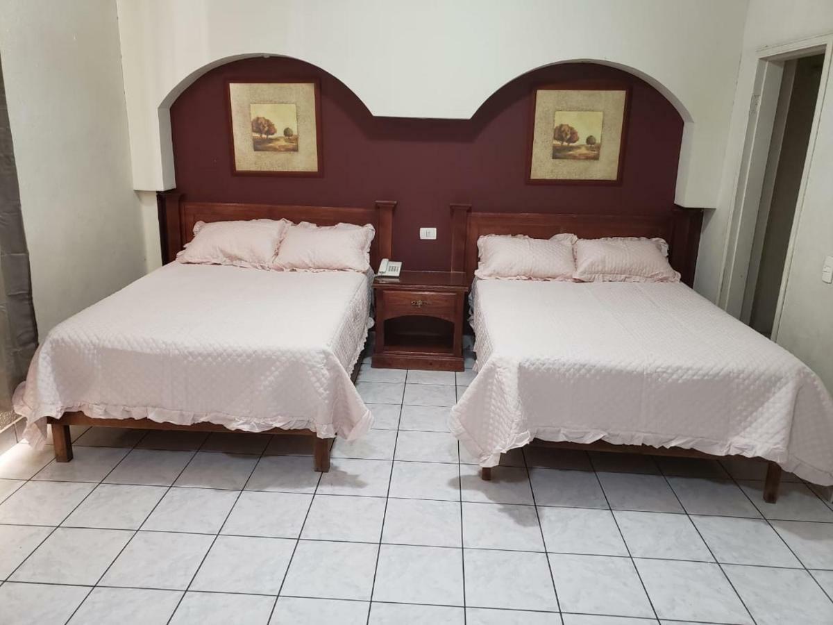 Hotel Baeza Delicias Eksteriør bilde